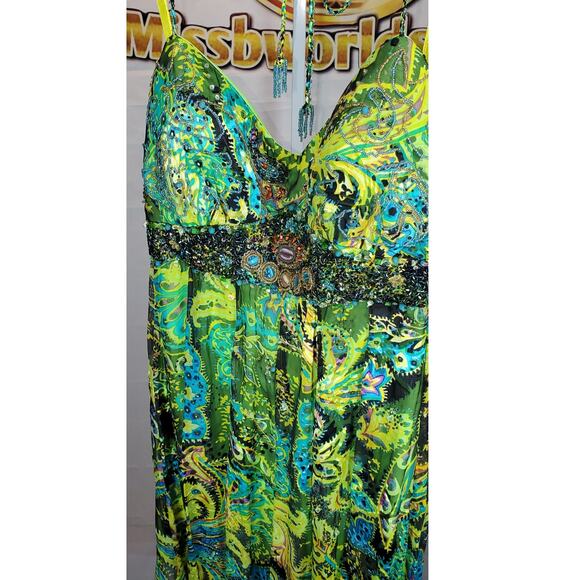 Dolce Jovani Green Beaded Halter Evening Dress Size 20 NWT - Picture 4 of 6